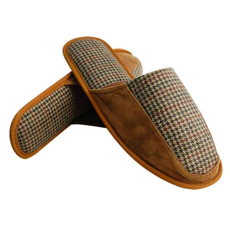 Pantuflas De Cuero Gamuza Y Lana Escocesa.