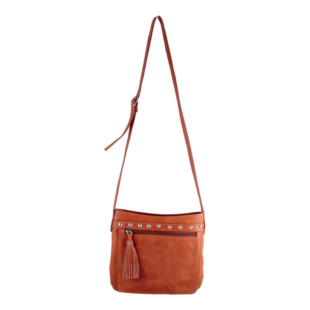 Cartera Morral Con Doble Cierre Y Tachas En Cuero
