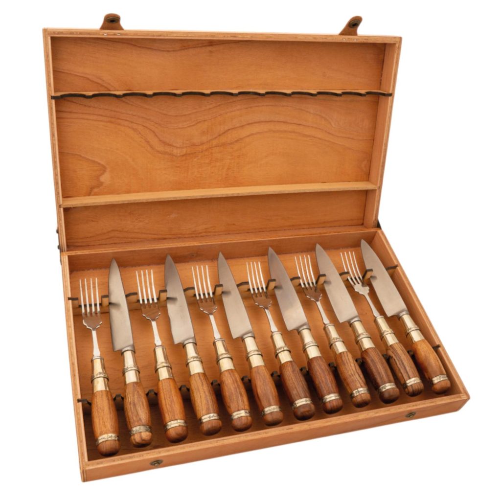 Juego De Cubiertos Linea Fina Madera Y Alpaca Virolas Larga 12 Piezas En Caja De Madera Cedro Lustrado, Pampeana